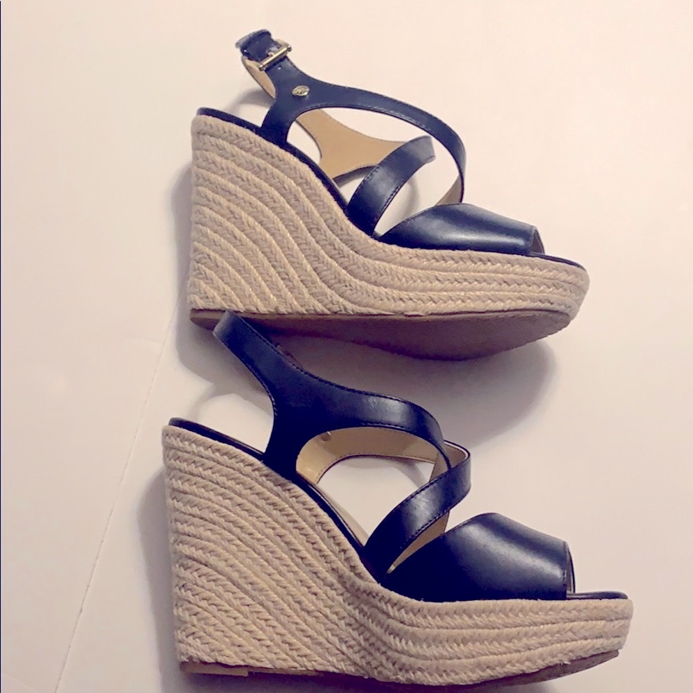 Michael Kors Martyna Sandal! - Picture 5 of 6
